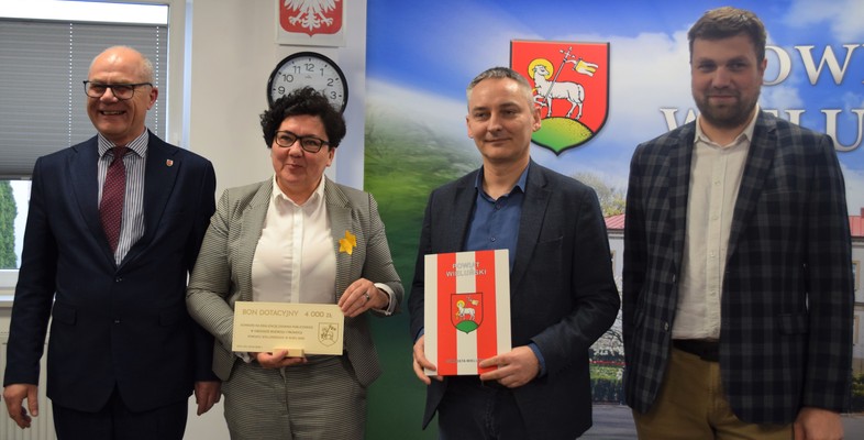 20 kwietnia 2022 roku - Wręczenie dotacji, przyznanych przez Zarząd Powiatu w Wieluniu