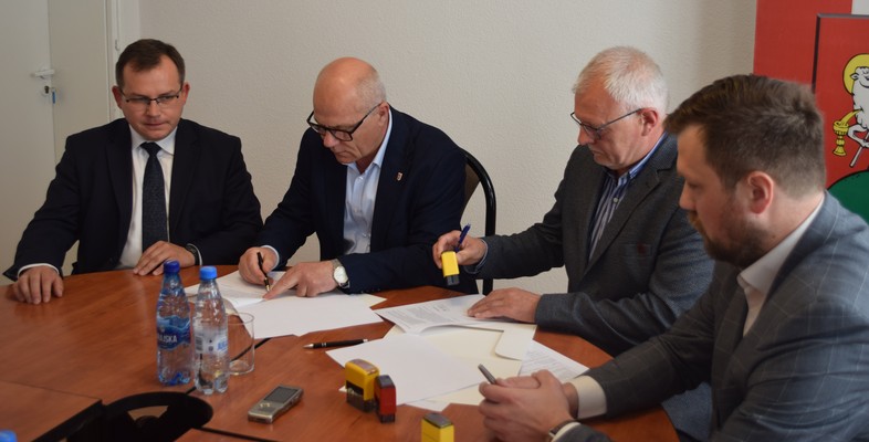 Podpisanie umowy na wykonanie przebudowy ul. Jagiełły w Wieluniu