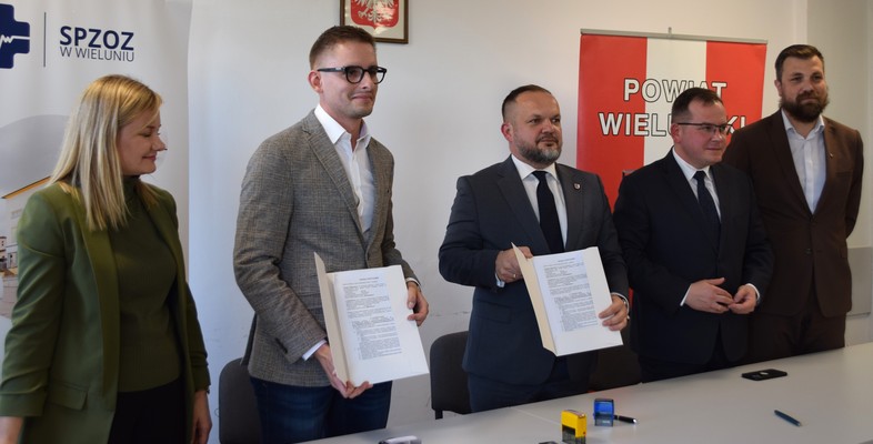 Podpisanie umowy na przebudowę oddziałów w SP ZOZ w Wieluniu