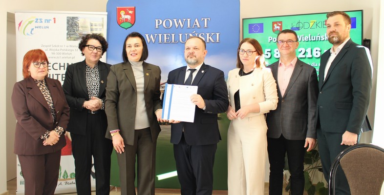 Podpisanie umów na realizację projektów dofinansowanych z Funduszy Europejskich